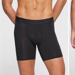 Men’s NEW Skims Size med 5” stretch modal boxer briefs